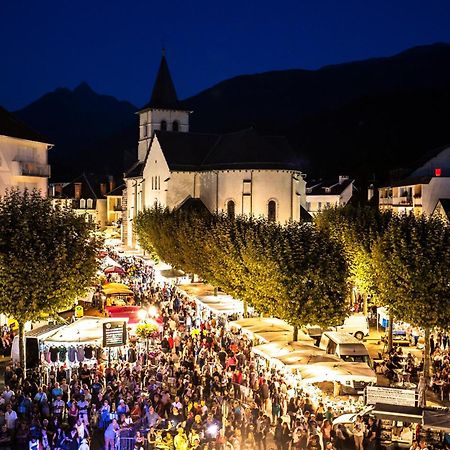 Gite Les Lys Fleurs Des Pyrenees Аржеле-Газо Экстерьер фото